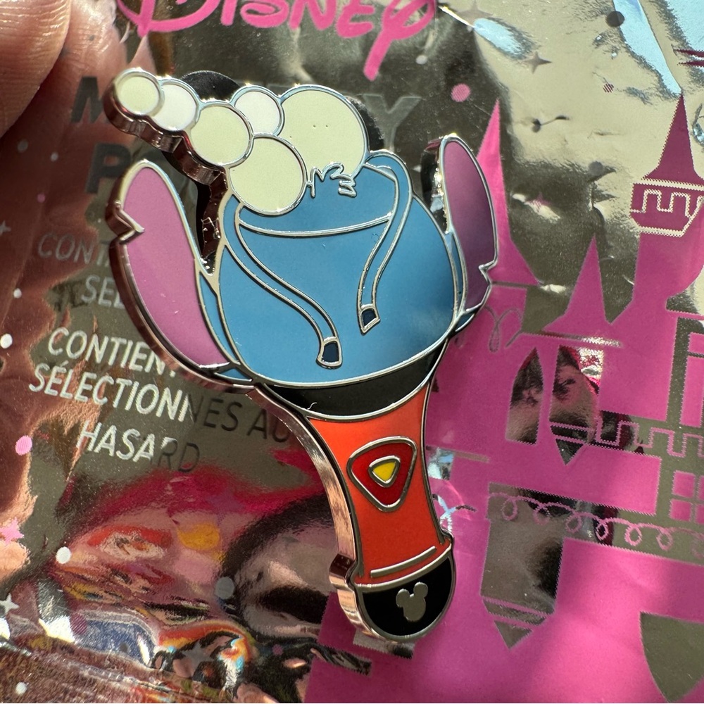 DLR Stitch Bubble Wands CHASER Hidden Mickey 2025 Wave B Disney Pin